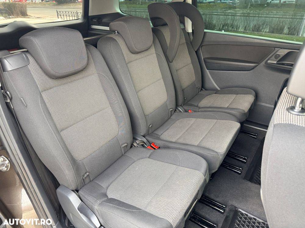 Volkswagen Sharan — fotografia 11